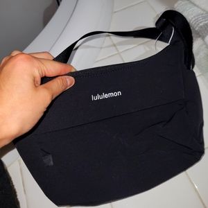 Lululemon sling crossbody bag NEW